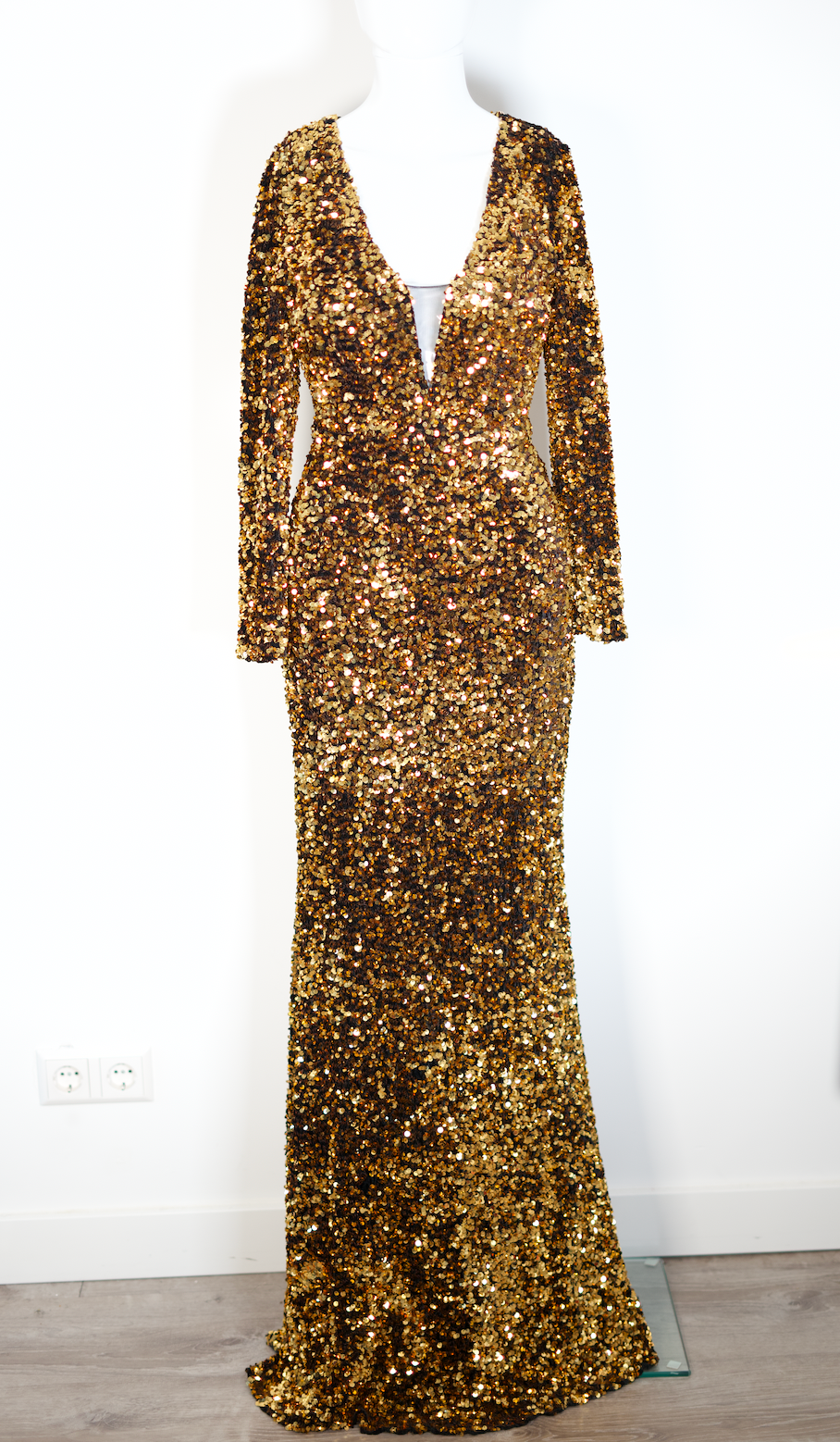 A Golden Shimmery Dress | €10 per day